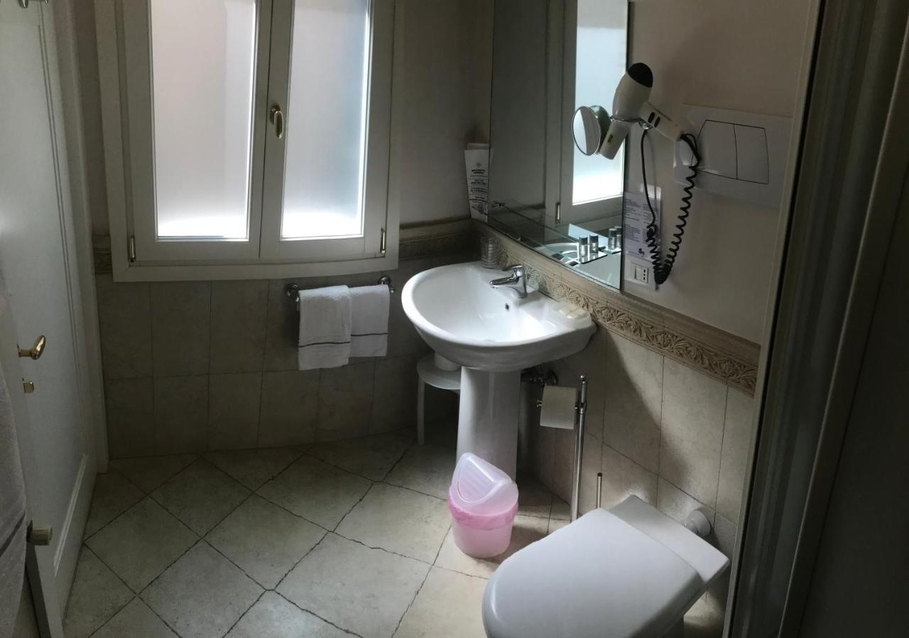 B&B A Le Boteghe เวนิส ภายนอก รูปภาพ
